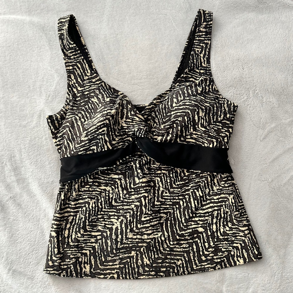 Christina Tankini Swim Top Black Cream  Twist Front V-Neck‎ no size tag